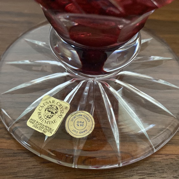 New in box Cesar Crystal Bohemiae Ruby Crystal Vase - Picture 3 of 6